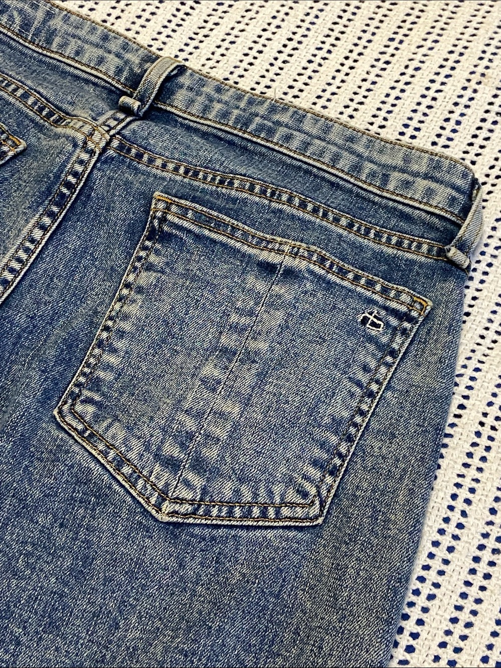 rag & bone Nina hi rise ankle cigarette faded acid Wash raw fray hem 28” x 27”